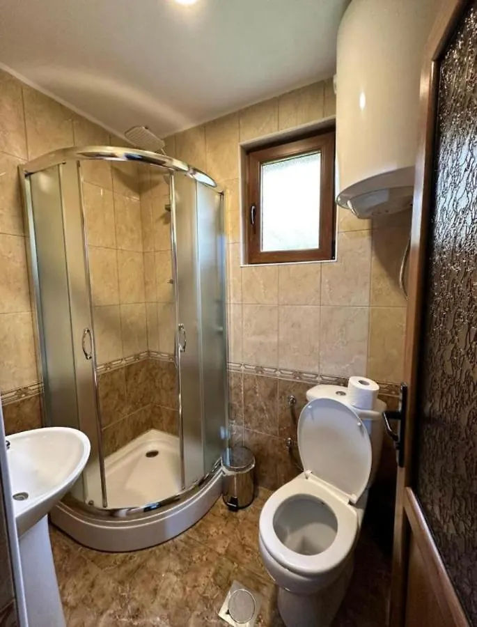 Residence: Quku I Valbones 0*, Valbona Albania