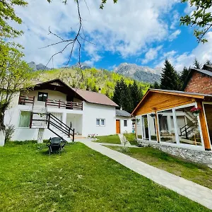 Bujtina Arlindi Valbona